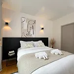 Luxembourg Garden Family Flat Delight