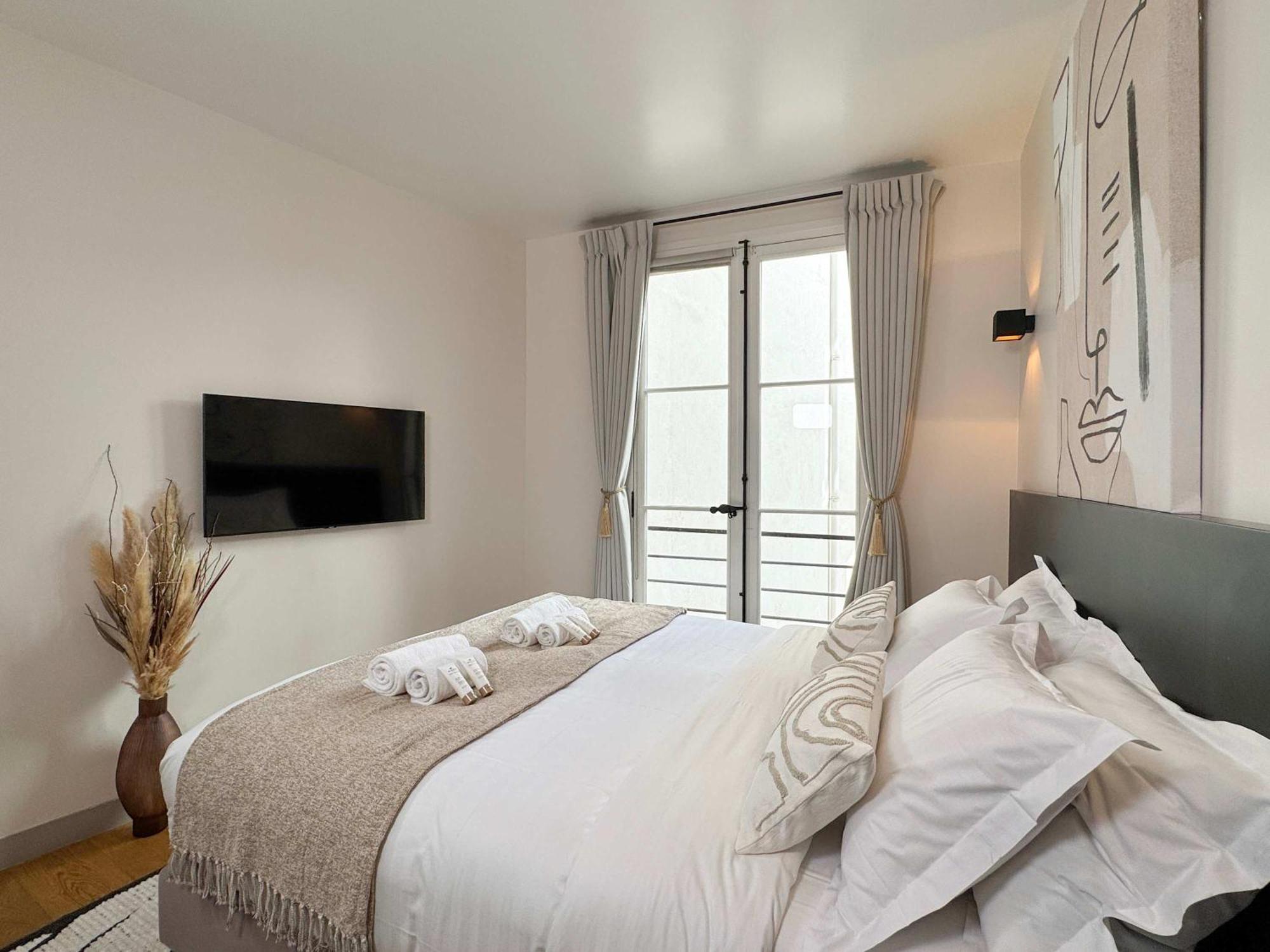 Luxembourg Garden Family Flat Delight * Paris
